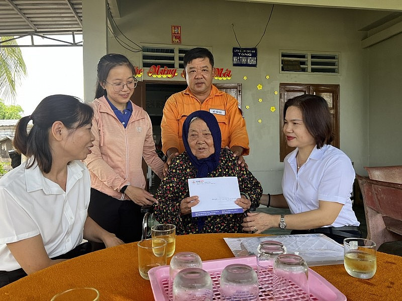 EVNSPC VÌ CỘNG ĐỒNG XÃ HỘI