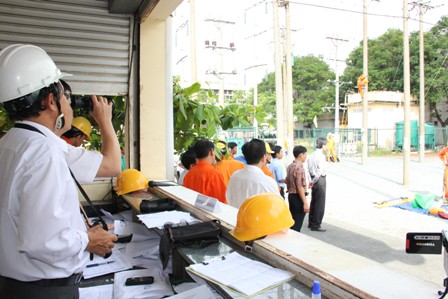 BGK_dg_theo_doi_cac_doi_thi_phan_thuc_hanh_QLVH_dg_va_tram_trung_ha_ap