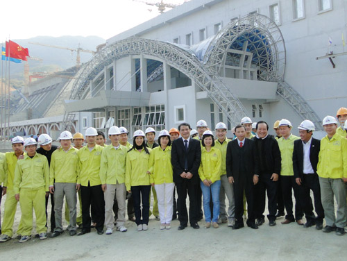 Bthu_DUy_khoi_chup_anh_luu_niem_CBCNV