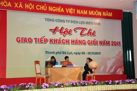Hoi_thi_GTKHEVNSPC_ngay_0811_383